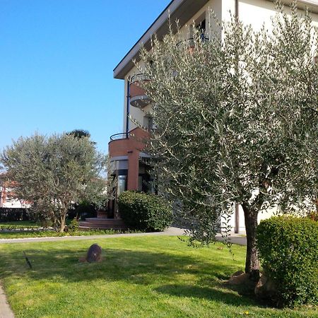 Hotel Da Vito Campagna Lupia Bagian luar foto