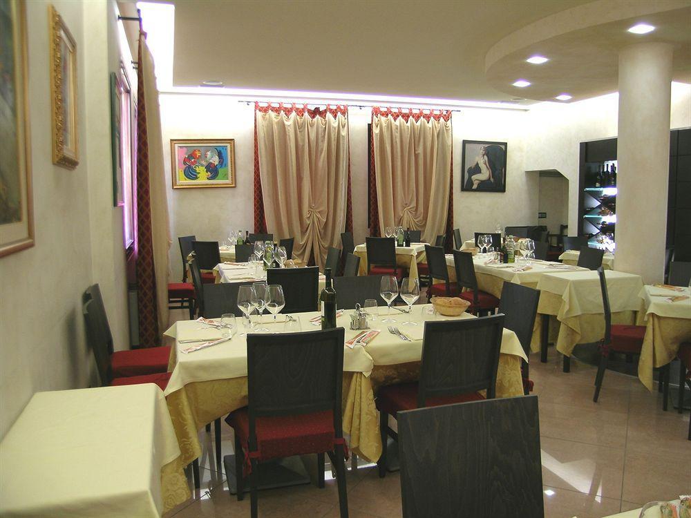 Hotel Da Vito Campagna Lupia Bagian luar foto