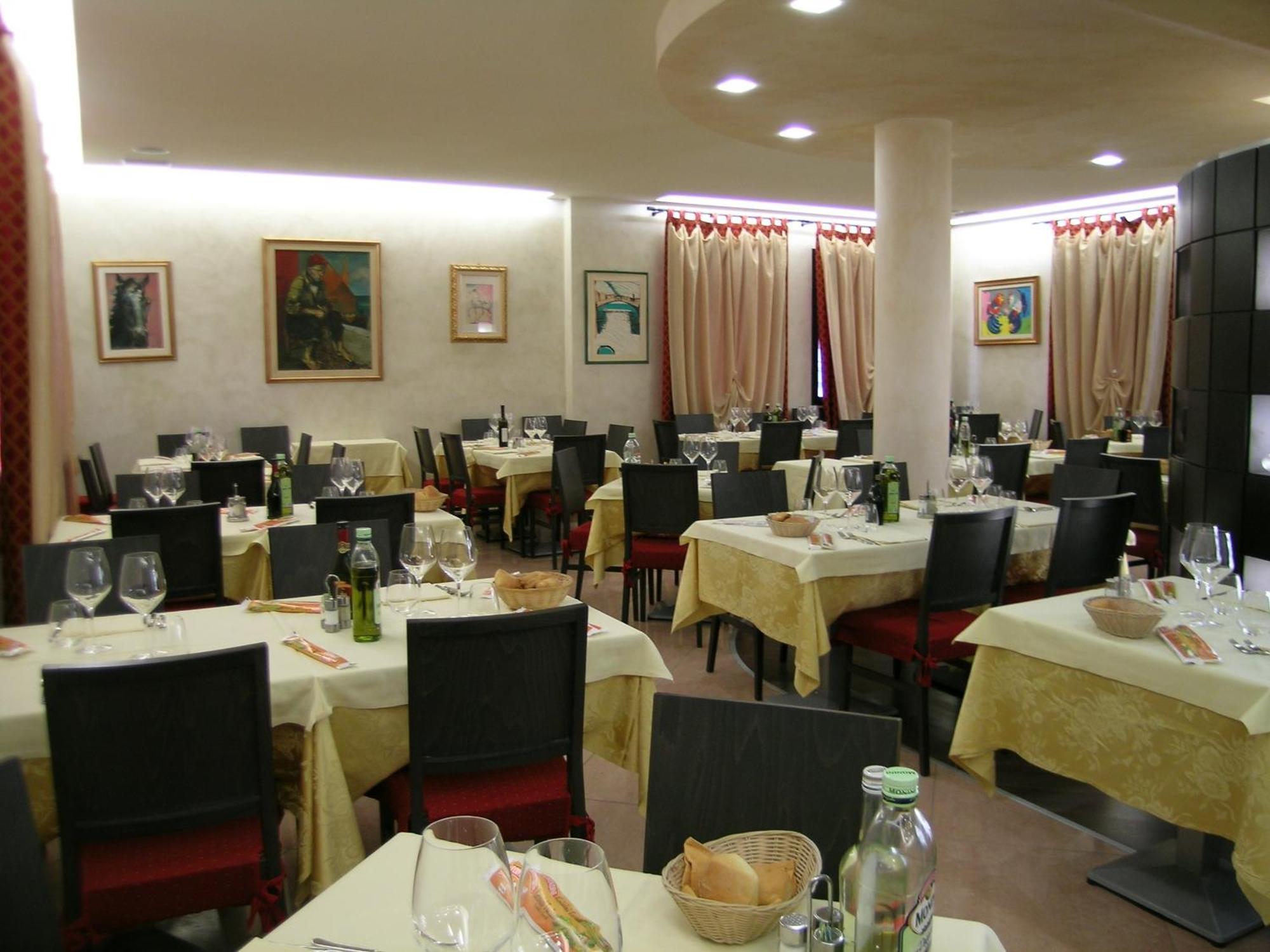 Hotel Da Vito Campagna Lupia Bagian luar foto