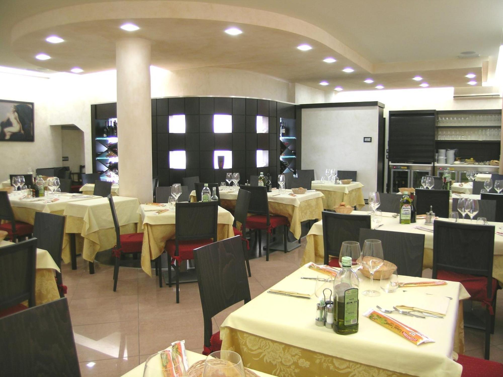 Hotel Da Vito Campagna Lupia Bagian luar foto
