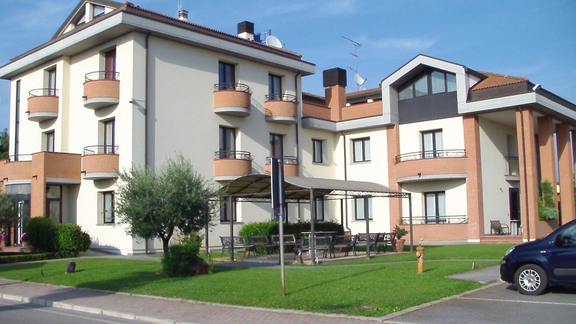 Hotel Da Vito Campagna Lupia Bagian luar foto
