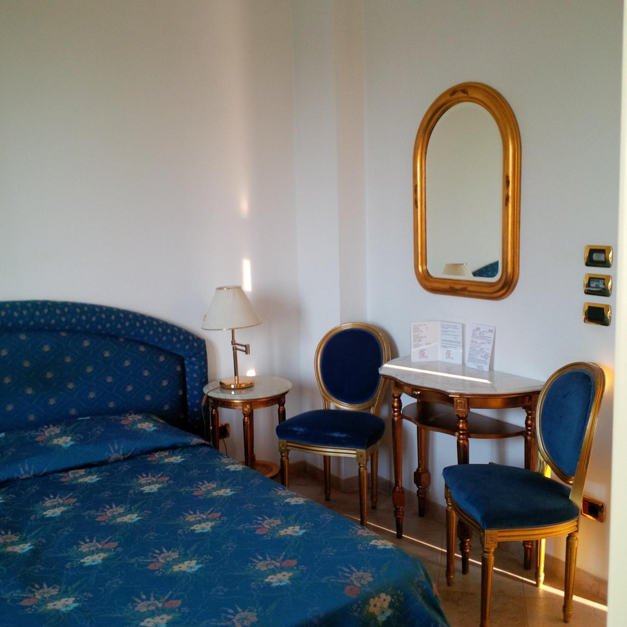 Hotel Da Vito Campagna Lupia Ruang foto