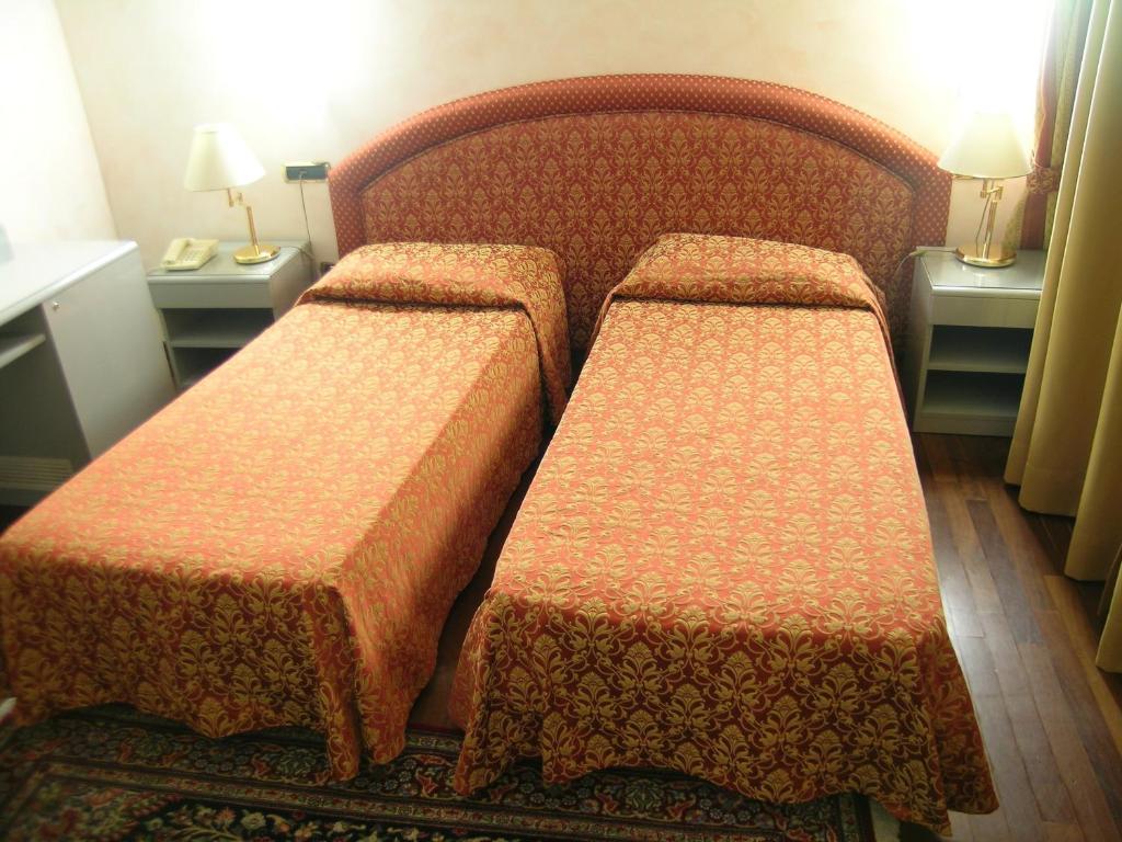 Hotel Da Vito Campagna Lupia Bagian luar foto