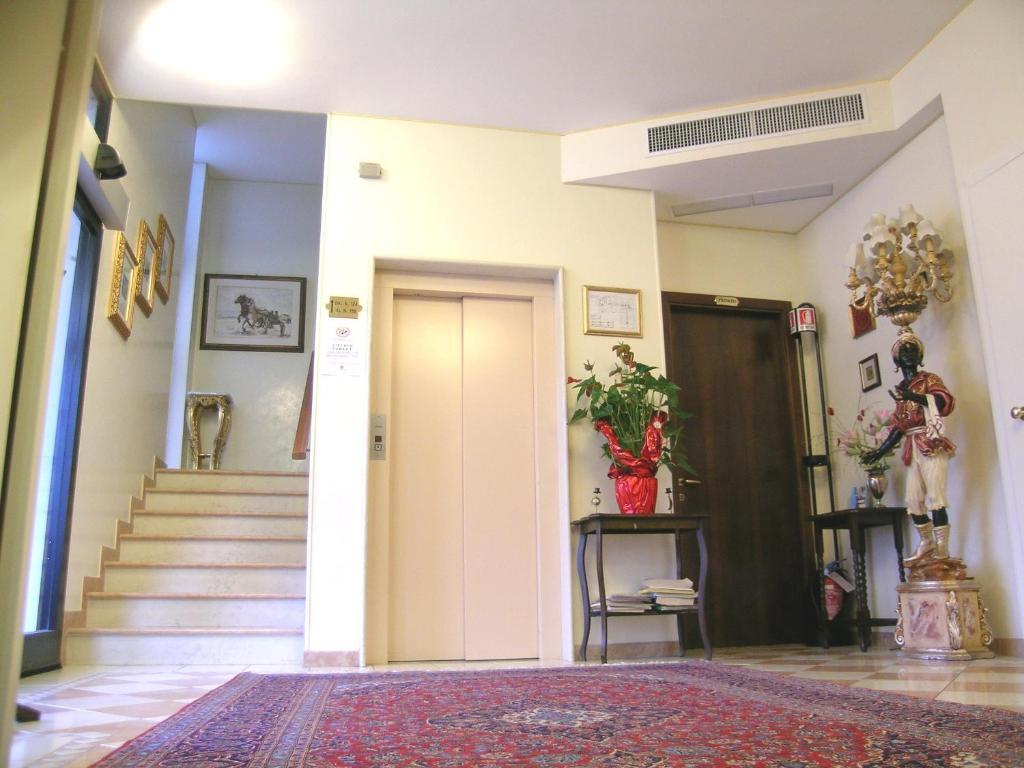 Hotel Da Vito Campagna Lupia Bagian luar foto
