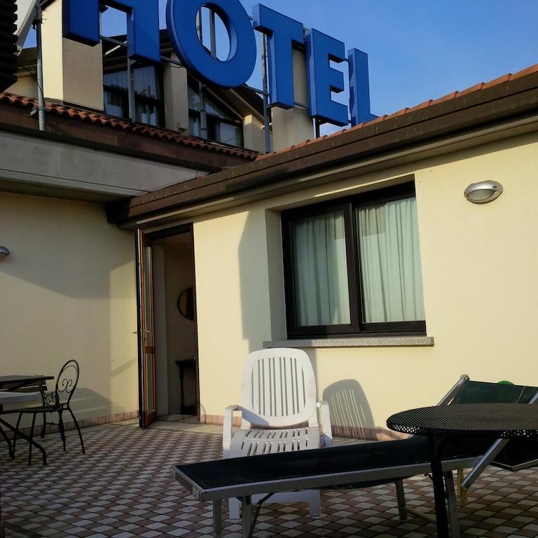 Hotel Da Vito Campagna Lupia Bagian luar foto