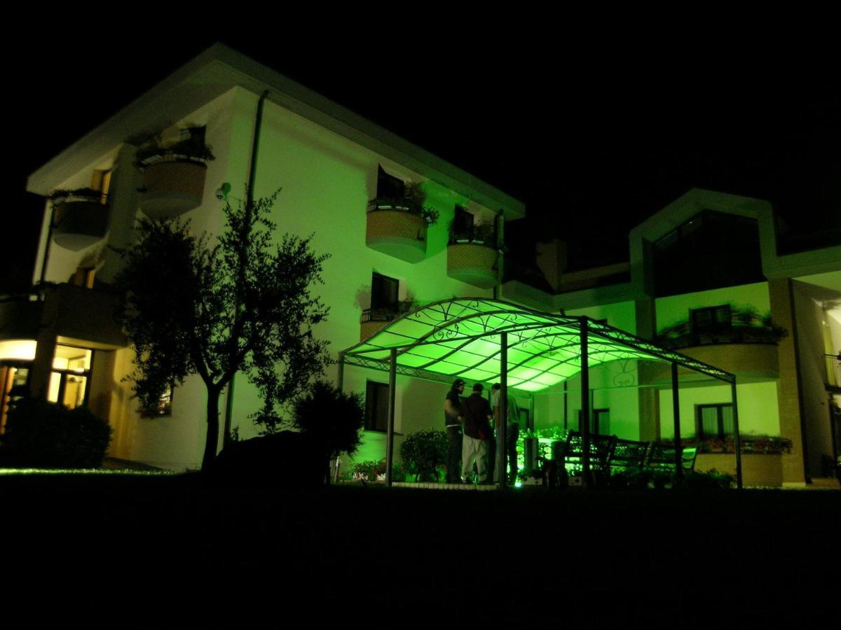 Hotel Da Vito Campagna Lupia Bagian luar foto