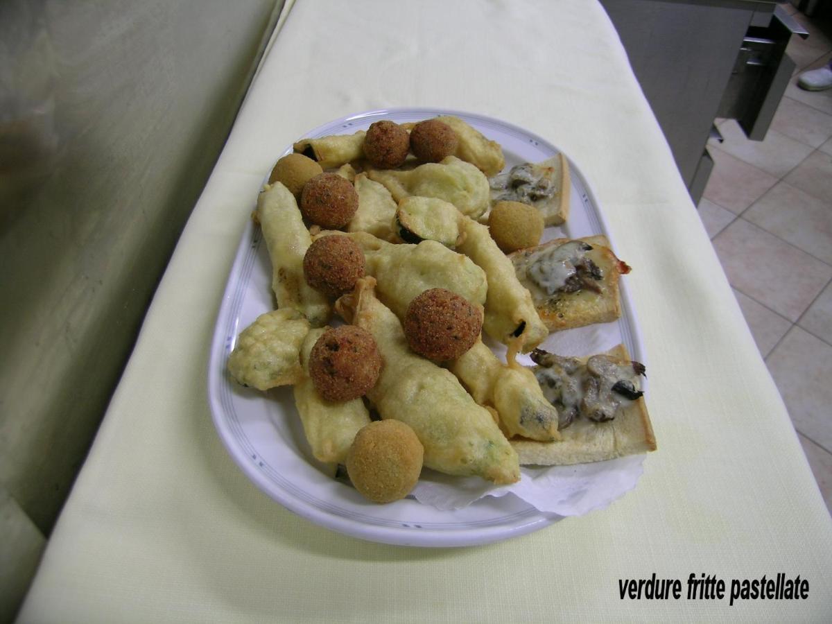 Hotel Da Vito Campagna Lupia Bagian luar foto